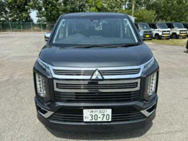 Mitsubishi Delica D:5 2024 — миниатюра 3