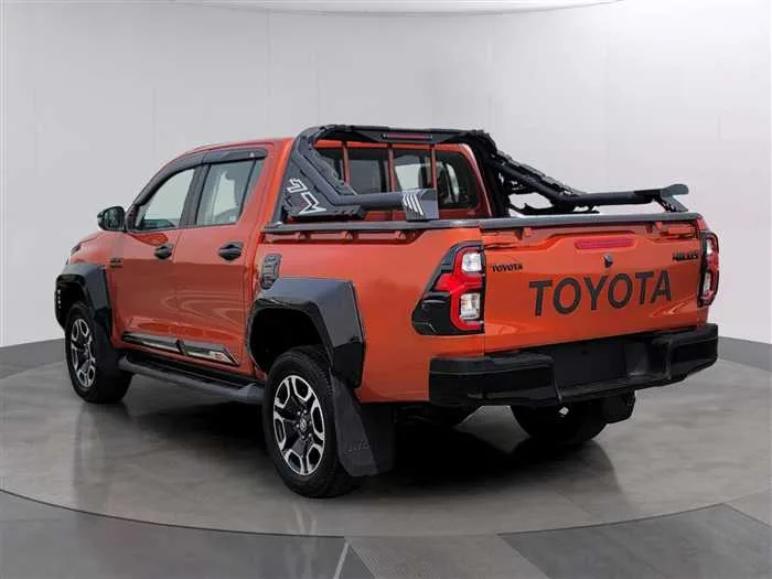 Toyota Hilux 2022 — миниатюра 3