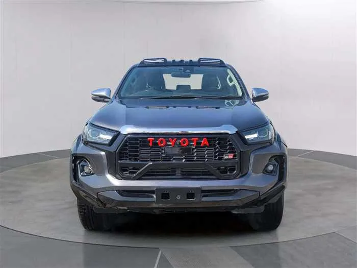 Toyota Hilux 2023 — миниатюра 2