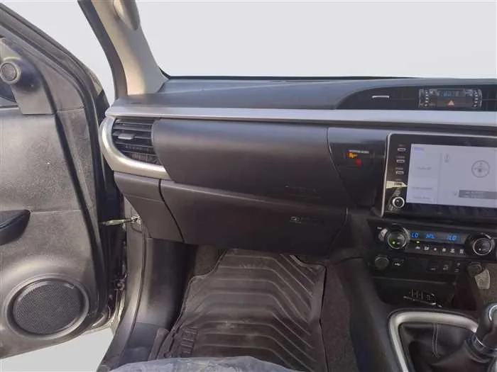 Toyota Hilux 2023 — миниатюра 4