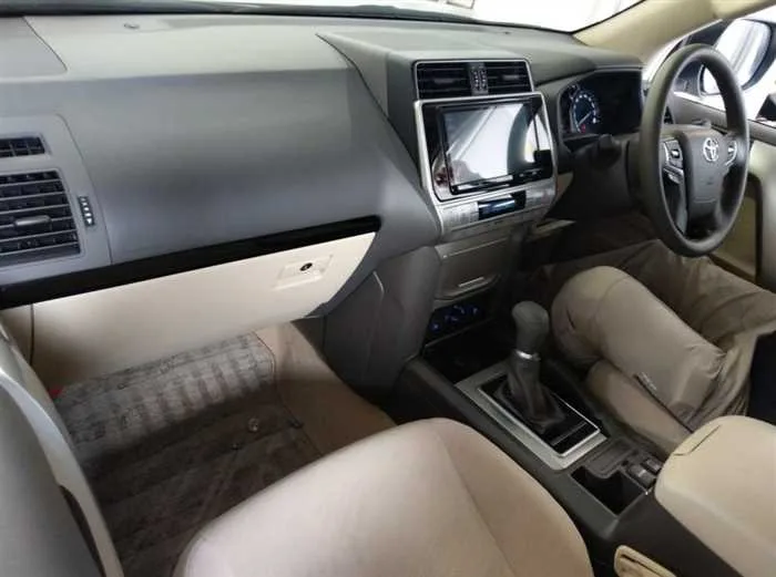 Toyota Land Cruiser Prado TX SUNROOF 7-SEATS 2023 — миниатюра 5