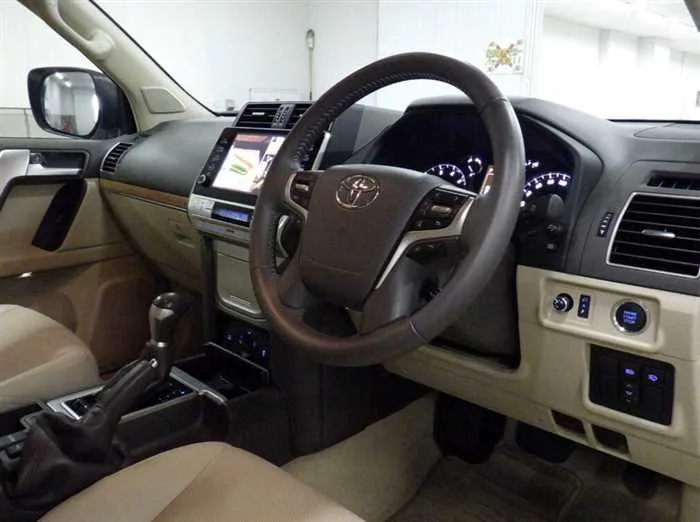 Toyota Land Cruiser Prado TX-L SUNROOF 7-SEATS 2023 — миниатюра 5