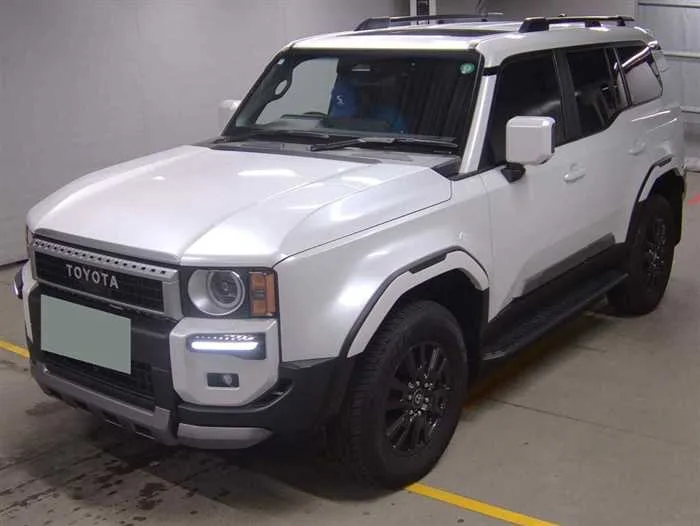Toyota Land Cruiser 250 VX DIESEL MODELISTA 7-SEATS 2024 — миниатюра 2