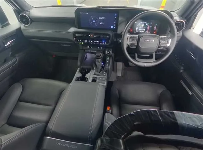 Toyota Land Cruiser 250 VX DIESEL MODELISTA 7-SEATS 2024 — миниатюра 5