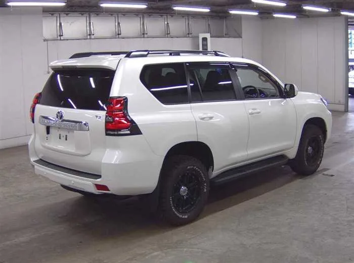 Toyota Land Cruiser Prado TX SUNROOF 7-SEATS 2022 — миниатюра 4
