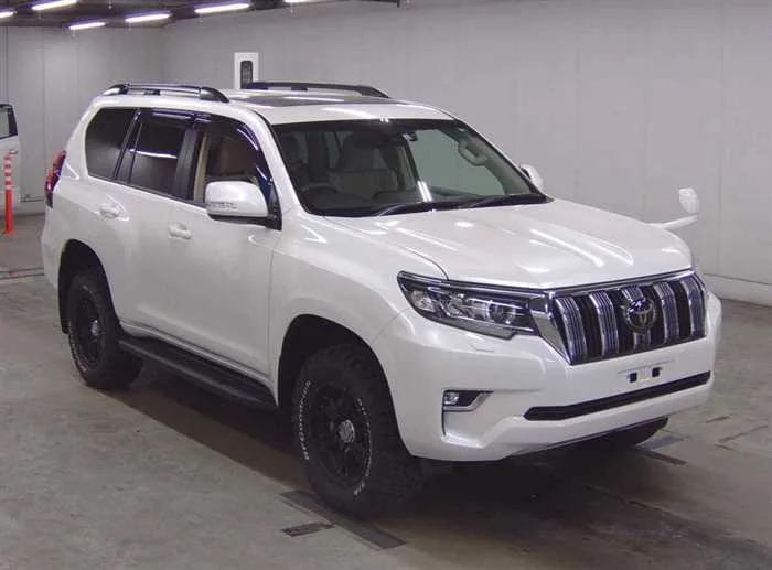 Toyota Land Cruiser Prado TX SUNROOF 7-SEATS 2022 — фото 1, купить с доставкой в Москву