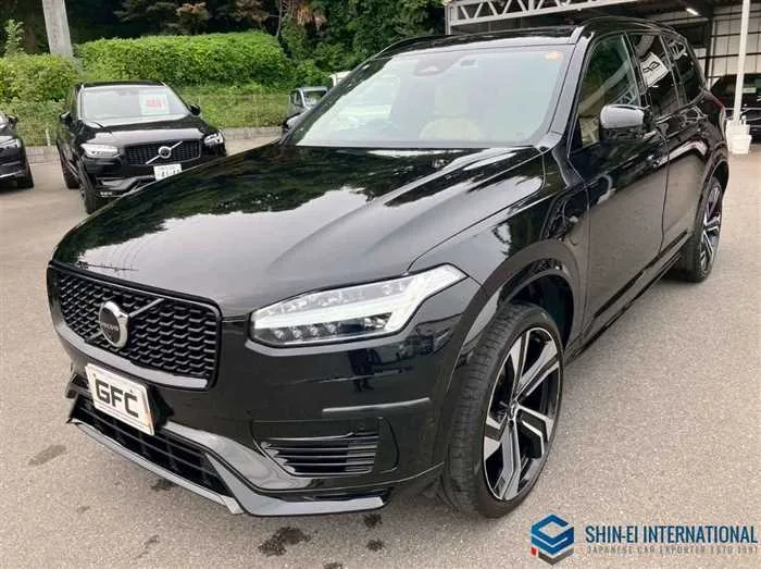 Volvo XC90 Recharge Ultimate T8 AWD Plug-In Hybrid 4WD/SR 2023 — фото 1, купить с доставкой в Москву