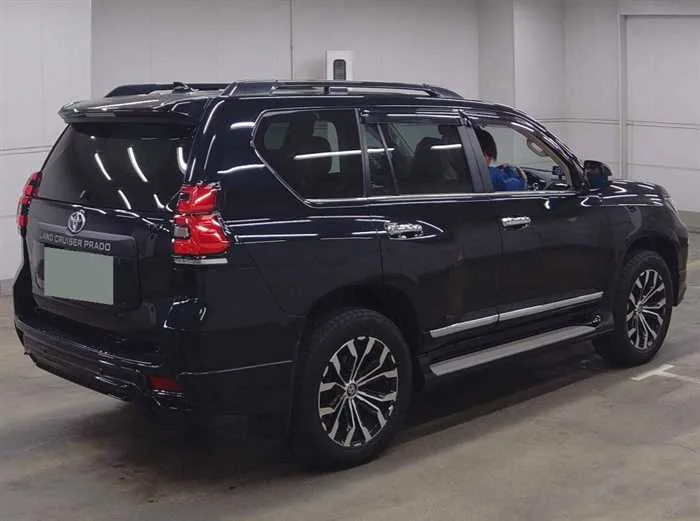 Toyota Land Cruiser Prado TX-L MAT BLACK SUNROOF 7-SEATS 2023 — миниатюра 4