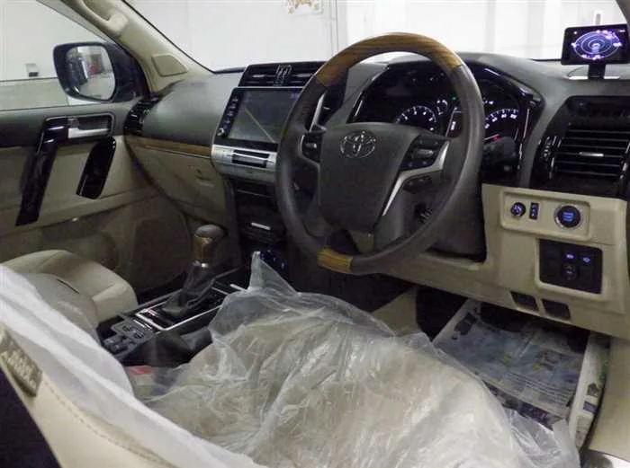 Toyota Land Cruiser Prado TX-L MAT BLACK SUNROOF 7-SEATS 2023 — миниатюра 5