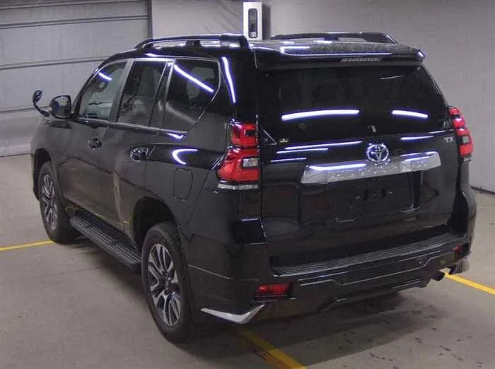 Toyota Land Cruiser Prado TX-L MODELISTA SUNROOF 7-SEATS 2022 — миниатюра 4