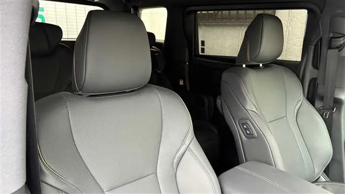 Toyota Alphard 2.5 Z 2025 — миниатюра 3