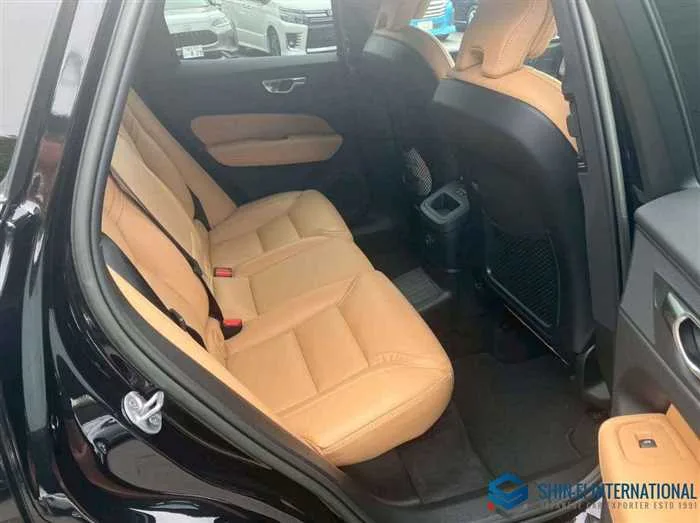 Volvo XC60 Recharge Ultimate T6 AWD PlugIn Hybrid 4WD 2023 — миниатюра 3