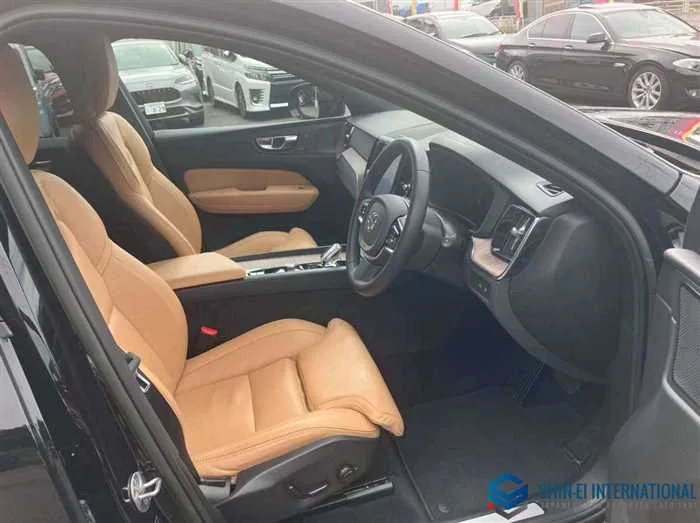 Volvo XC60 Recharge Ultimate T6 AWD PlugIn Hybrid 4WD 2023 — миниатюра 5