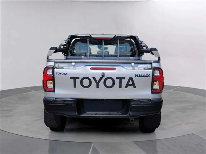 Toyota Hilux 2023 — миниатюра 5