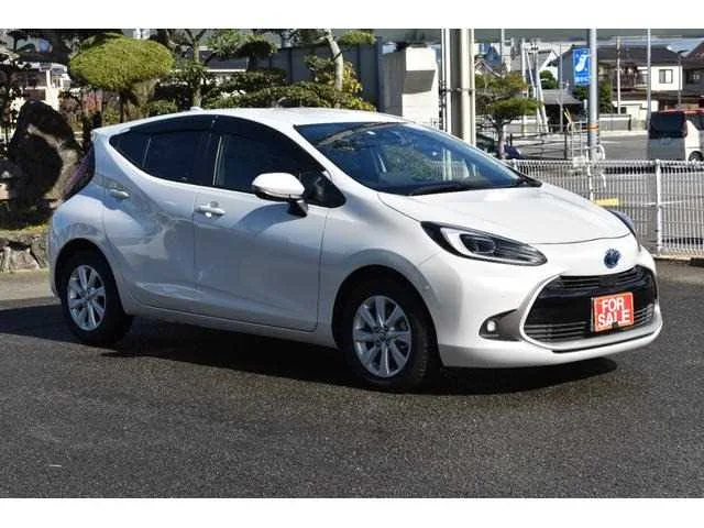 Toyota AQUA 2022 — миниатюра 2