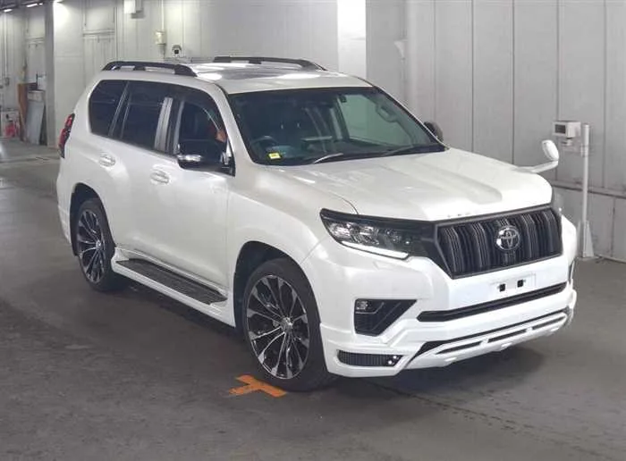 Toyota Land Cruiser Prado TX-L MAT BLACK SUNROOF 7-SEATS 2023 — фото 1, купить с доставкой в Москву