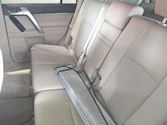 Toyota Land Cruiser Prado TX-L DIESEL SUNROOF 7-SEATS 2023 — миниатюра 3