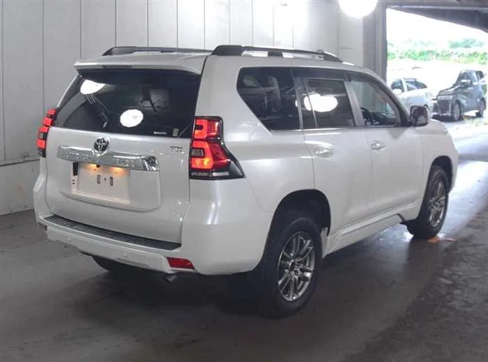 Toyota Land Cruiser Prado TX-L DIESEL SUNROOF 7-SEATS 2023 — миниатюра 4
