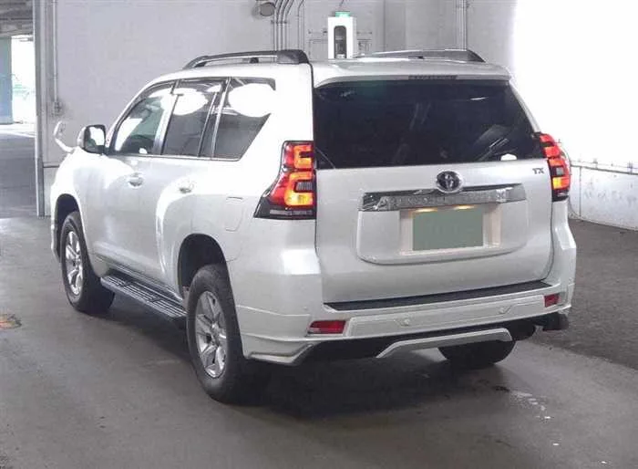 Toyota Land Cruiser Prado TX-L MODELISTA SUNROOF 7-SEATS 2022 — миниатюра 3