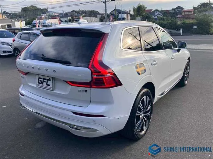 Volvo XC60 B5 AWD Inscription 4WD/Panoramic SR 2022 — миниатюра 2