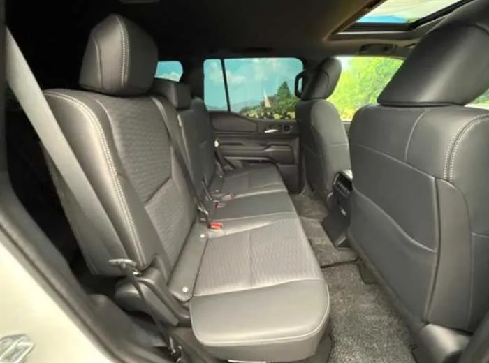 Toyota Land Cruiser 250 VX DIESEL 7-SEATS 2024 — миниатюра 4