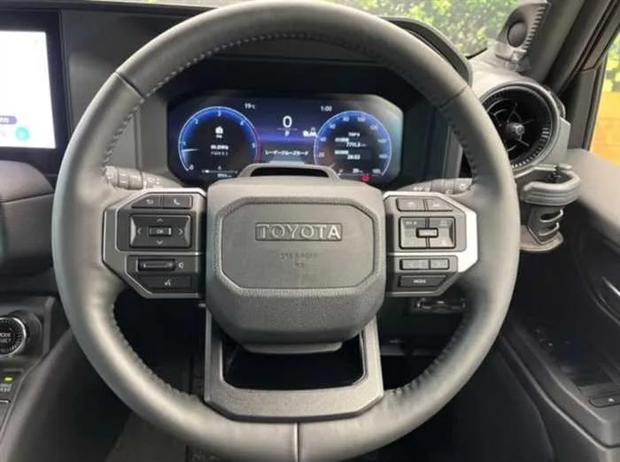 Toyota Land Cruiser 250 VX DIESEL 7-SEATS 2024 — миниатюра 5
