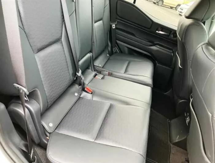 Toyota Land Cruiser 250 VX MODELISTA DIESEL 7-SEATS 2024 — миниатюра 3