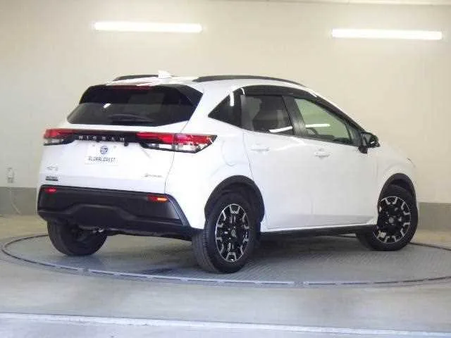 Nissan Note 2022 — миниатюра 2