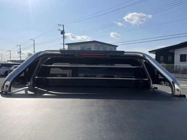 Toyota Hilux 2022 — миниатюра 2