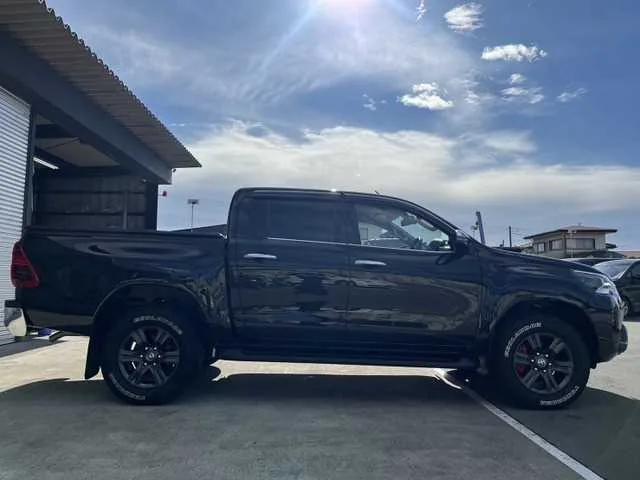 Toyota Hilux 2022 — миниатюра 4