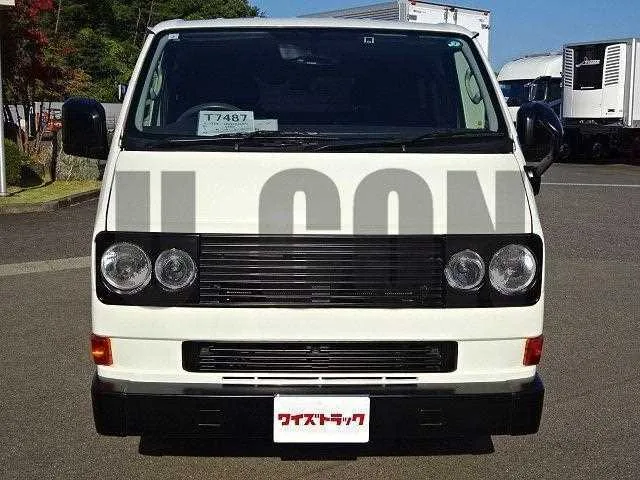 Toyota Hiace Van 2022 — миниатюра 2