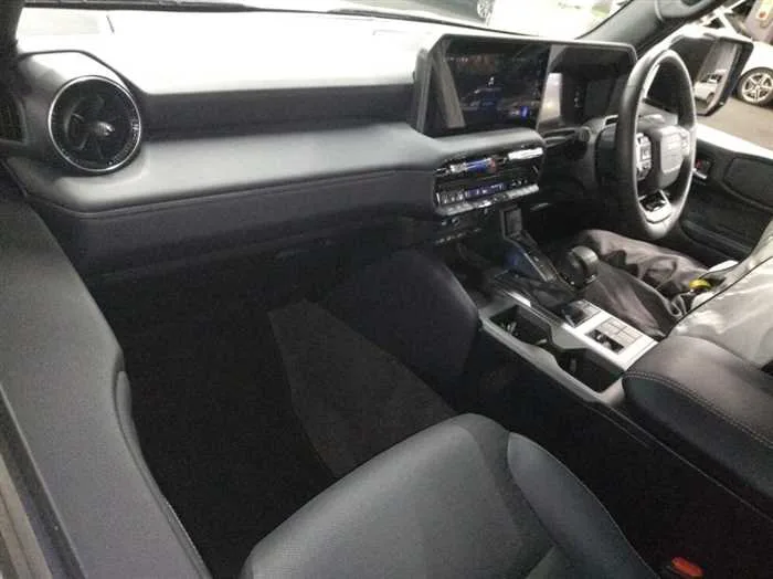 Toyota Land Cruiser 250 VX MODELISTA 7-SEATS 2024 — миниатюра 5
