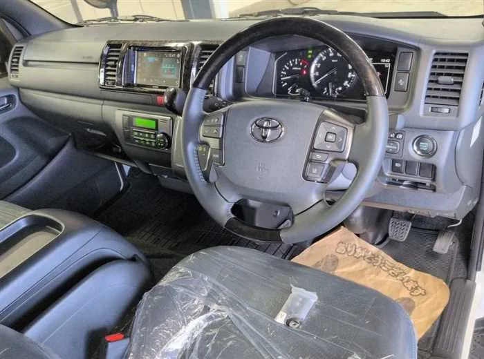 Toyota Hiace Van LONG SUPER GL DARK PRIME 2 2025 — миниатюра 5