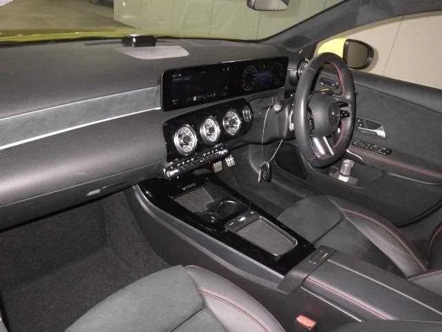Mercedes-Benz A-Class 2024 — миниатюра 3
