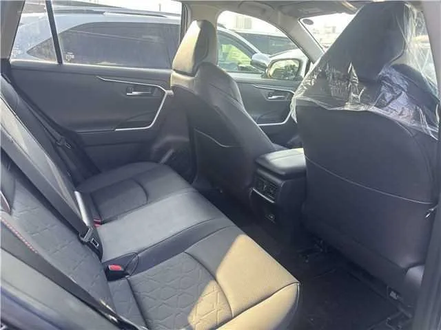 Toyota RAV4 2023 — миниатюра 4
