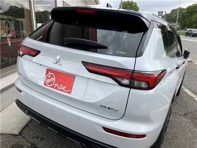 Mitsubishi Outlander BlackEdition 2023 — миниатюра 5