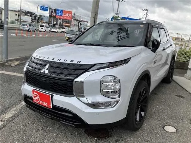 Mitsubishi Outlander BlackEdition 2023 — фото 1, купить с доставкой в Москву
