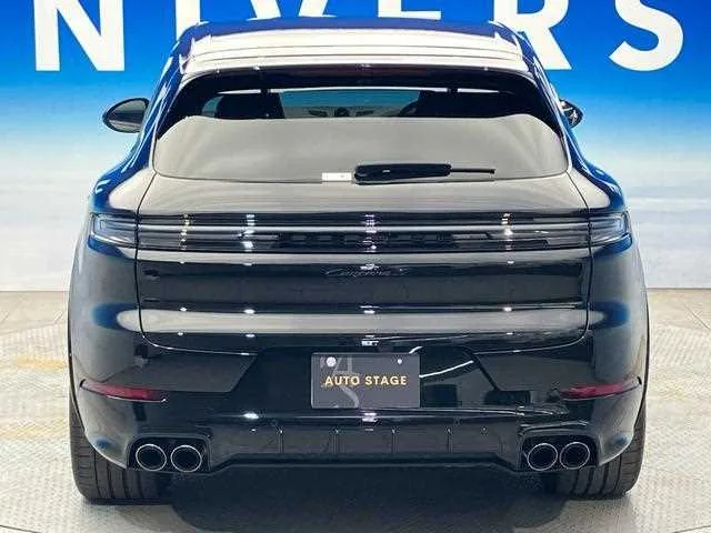 Porsche Cayenne 2023 — миниатюра 3