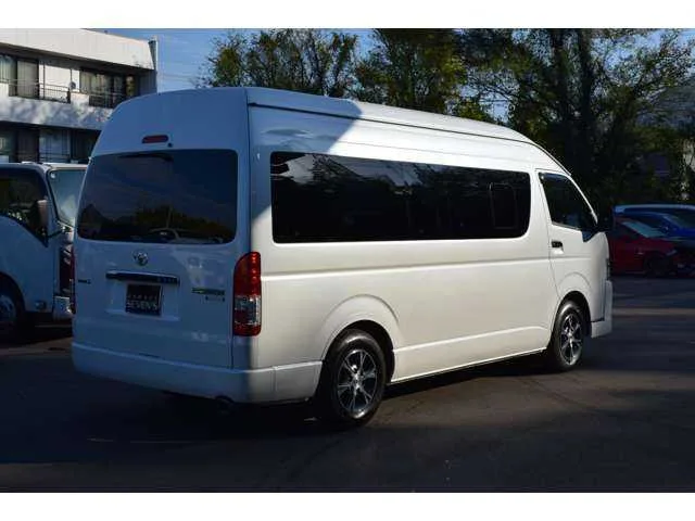 Toyota Hiace Wagon 2022 — миниатюра 3