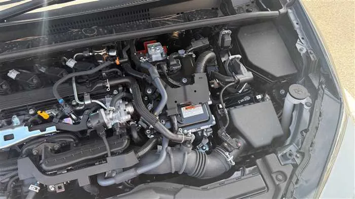 Toyota Prius Z 2024 — миниатюра 4