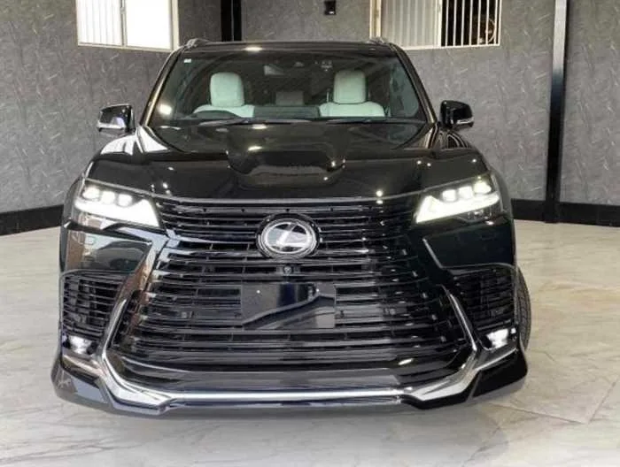 Lexus LX LX600 *MODELISTA*MARK LEVINSON*REAR ENTERTAINMENT* 2024 — миниатюра 2