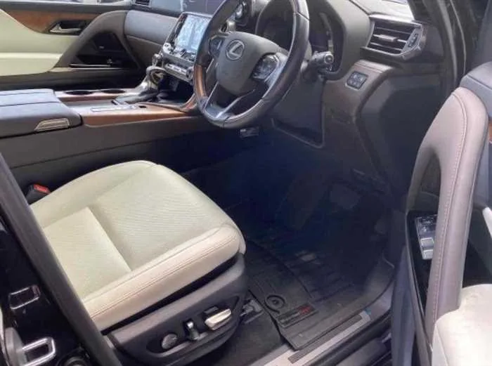 Lexus LX LX600 *MODELISTA*MARK LEVINSON*REAR ENTERTAINMENT* 2024 — миниатюра 5
