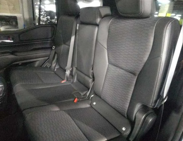 Toyota Land Cruiser 250 VX MODELISTA 2024 — миниатюра 3