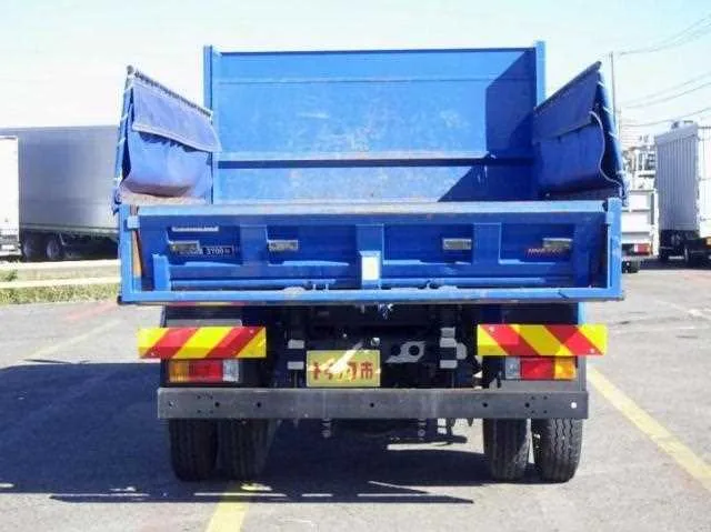 Hino Dutro 2022 — миниатюра 5
