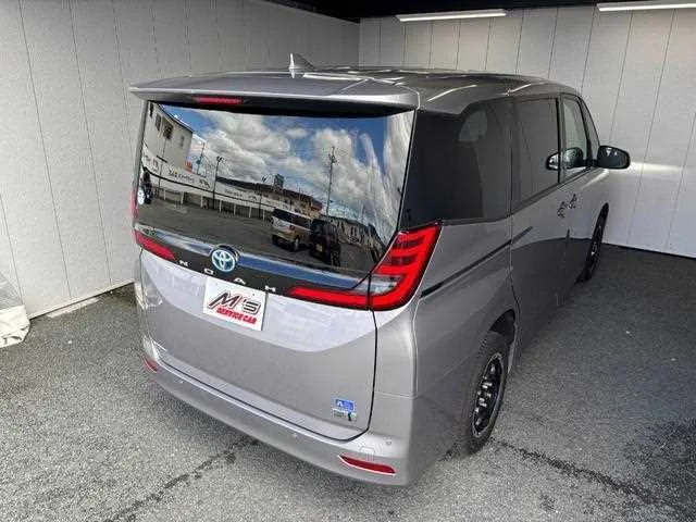 Toyota Noah 2022 — миниатюра 3