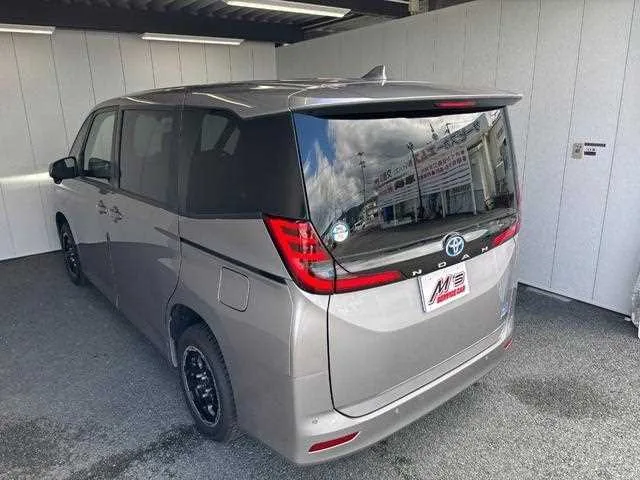 Toyota Noah 2022 — миниатюра 4