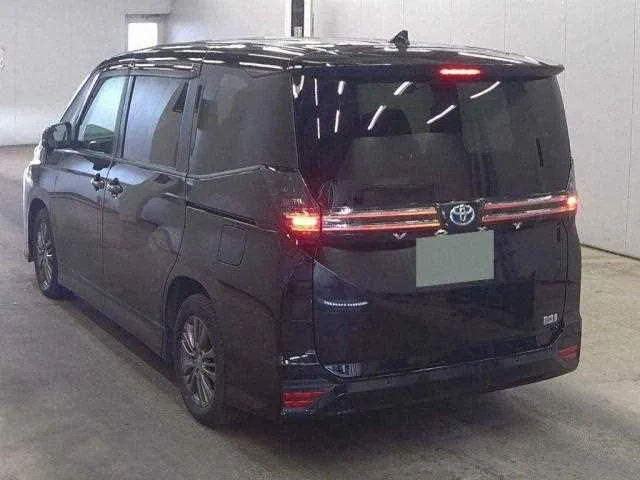 Toyota Voxy 2022 — миниатюра 3