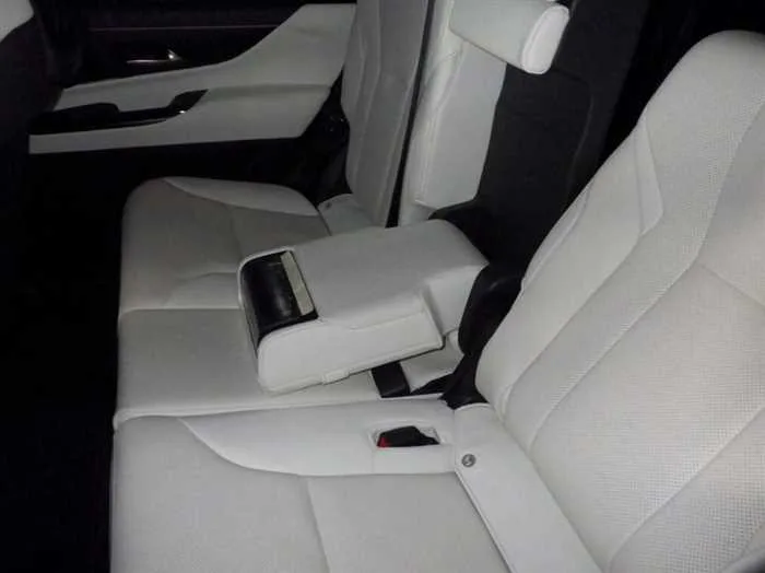 Lexus LX LX600 *MODELISTA*MARK LEVINSON*REAR ENTERTAINMENT* 2024 — миниатюра 3