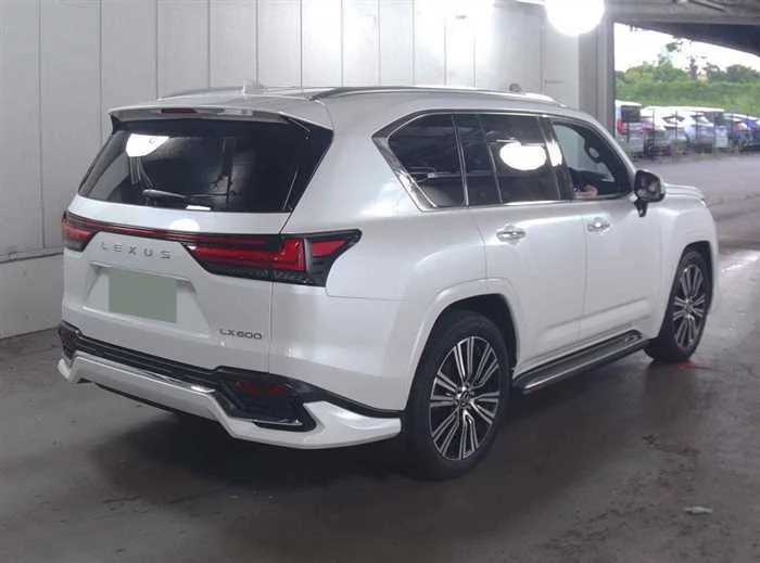 Lexus LX LX600 *MODELISTA*MARK LEVINSON*REAR ENTERTAINMENT* 2024 — миниатюра 4