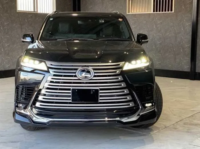 Lexus LX LX600 *MODELISTA*MARK LEVINSON*REAR ENTERTAINMENT* 2024 — миниатюра 2